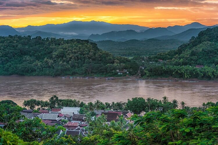 Experience Muang Xay’s history with guided tours